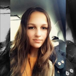 Meet your Posher, Liana